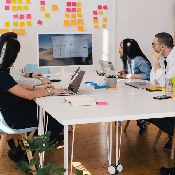 Team bei Videokonferenz